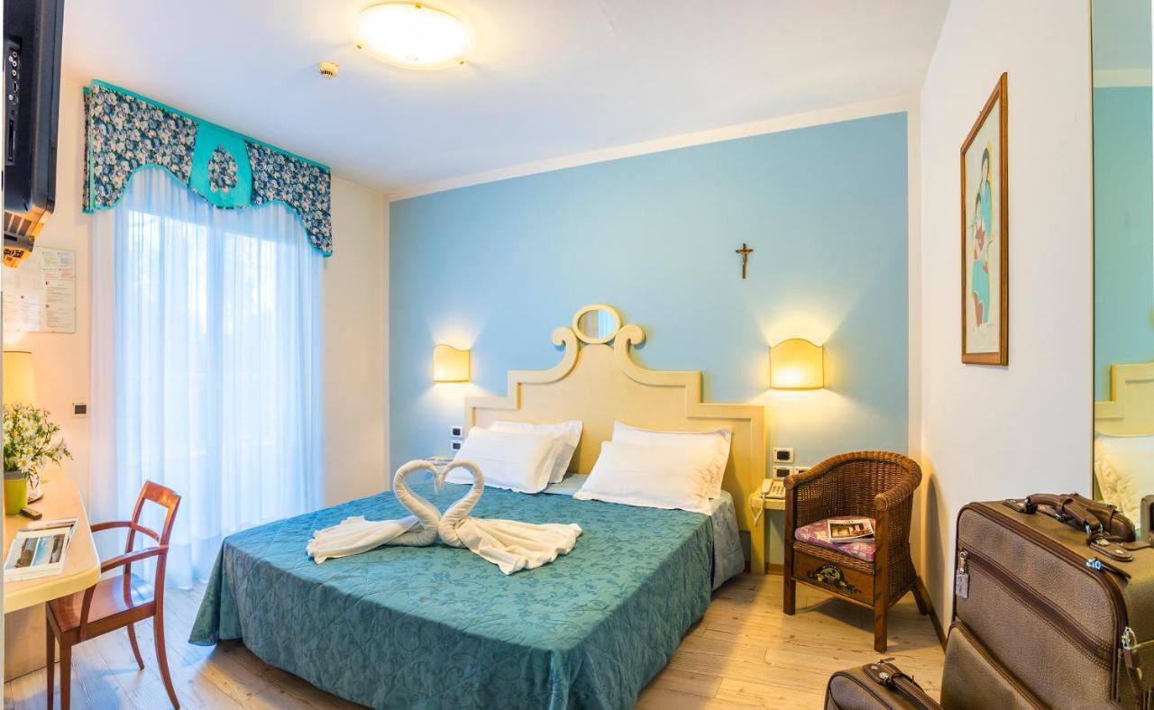 Hotel Panoramic Каорле Экстерьер фото