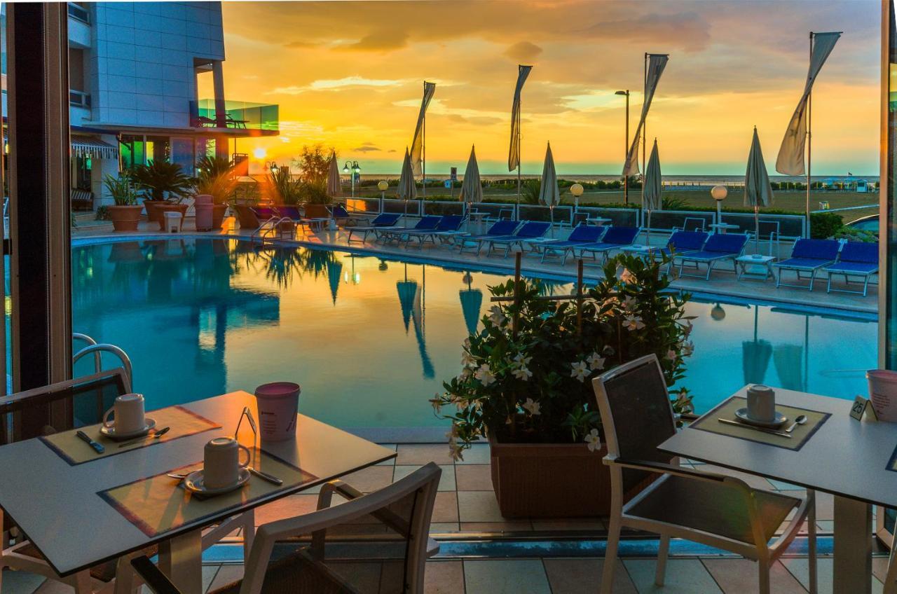 Hotel Panoramic Каорле Экстерьер фото