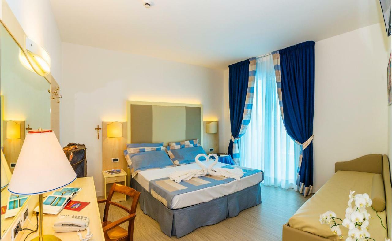 Hotel Panoramic Каорле Экстерьер фото